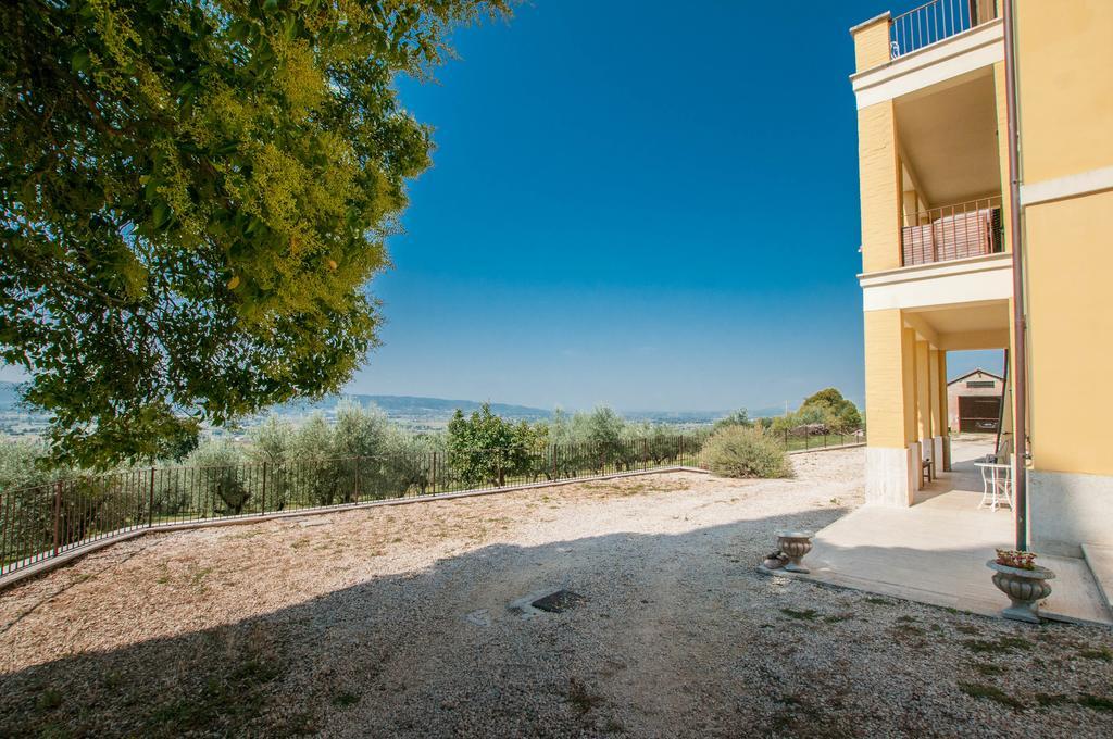 Agriturismo Villa Val D'Olivi Capodacqua  Экстерьер фото